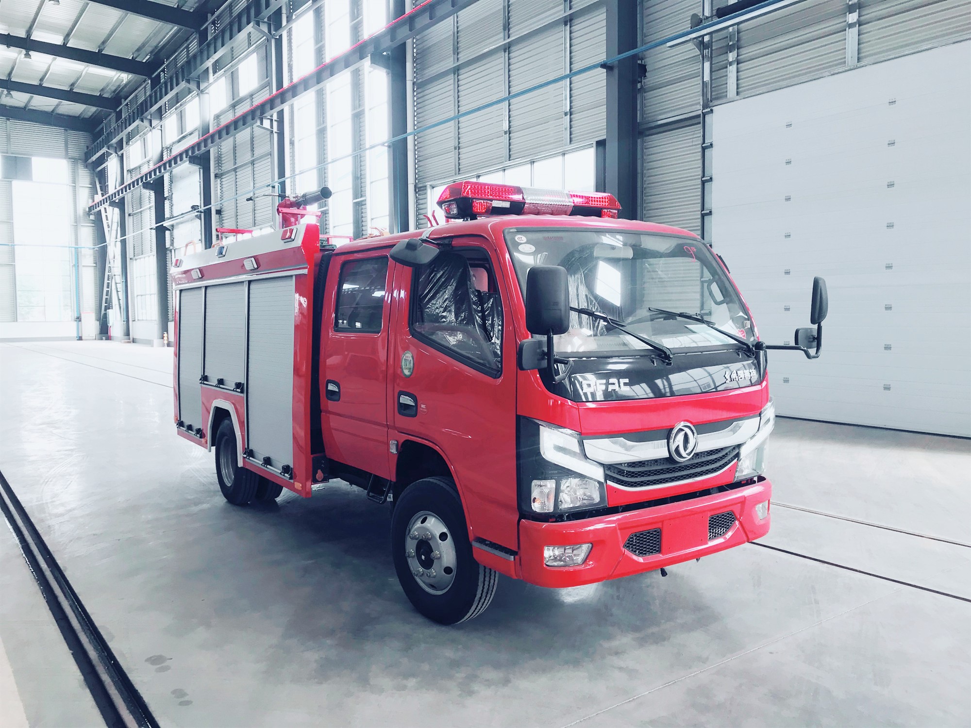 国六标东风2.5吨消防车